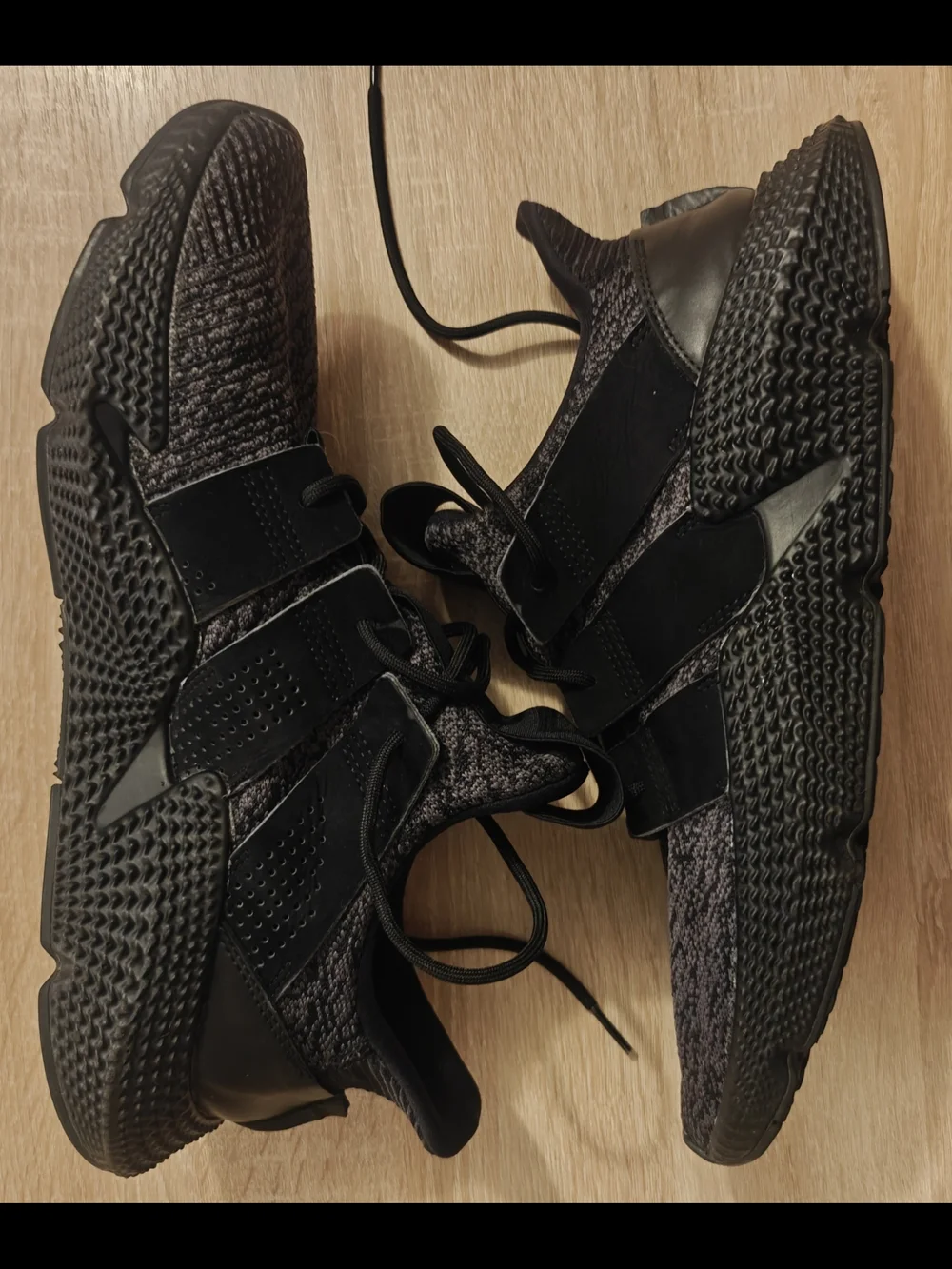 adidas sleek black